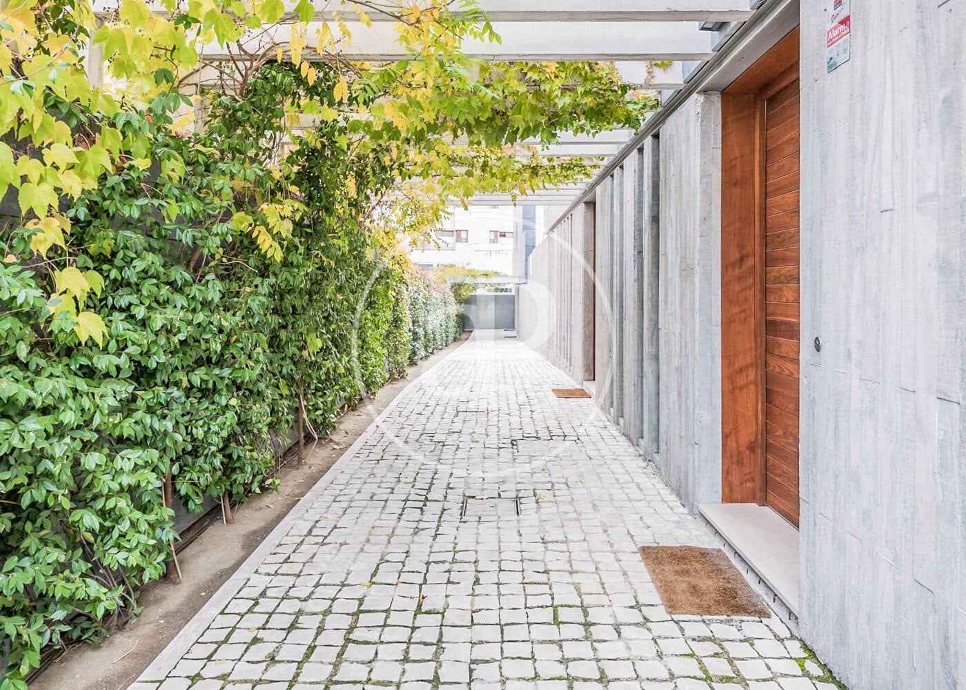 5 bedroom Villa for sale in Madrid city with pool garage - € 3,500,000 (Ref: 10109632)