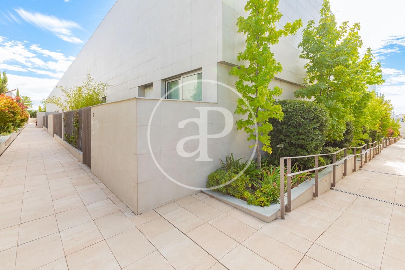 5 bedroom Villa for sale in La Moraleja with pool garage - € 2,180,000 (Ref: 10109635)