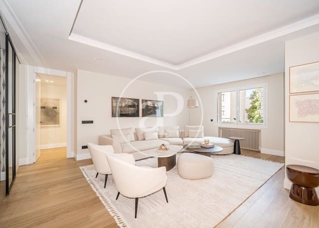 Apartamento de 4 habitaciones en Almagro, Madrid ciudad en venta con garaje - 4.120.000 € (Ref: 10109636)