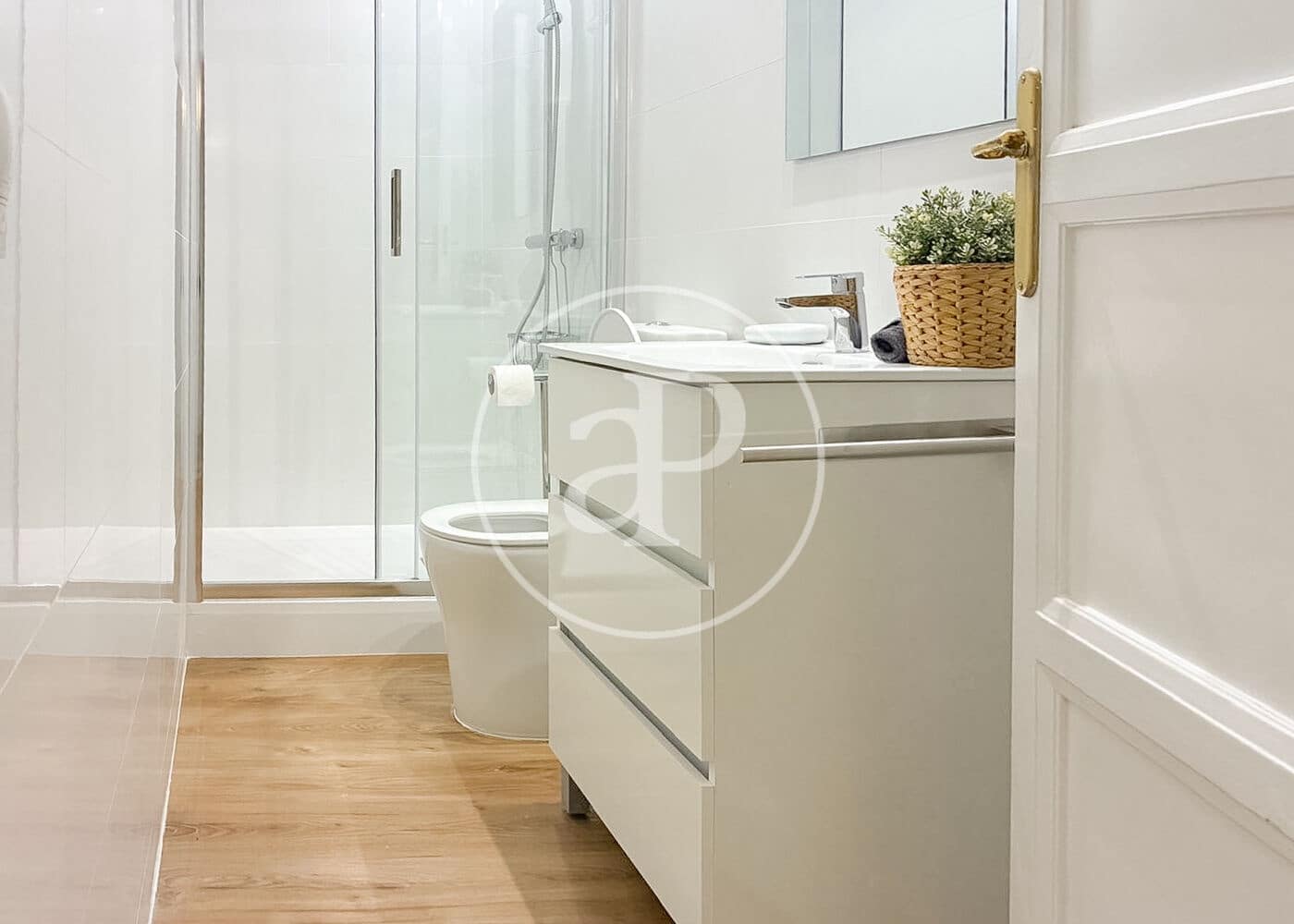 3 slaapkamer Appartement te huur in Madrid stad - € 4.500 (Ref: 10115672)