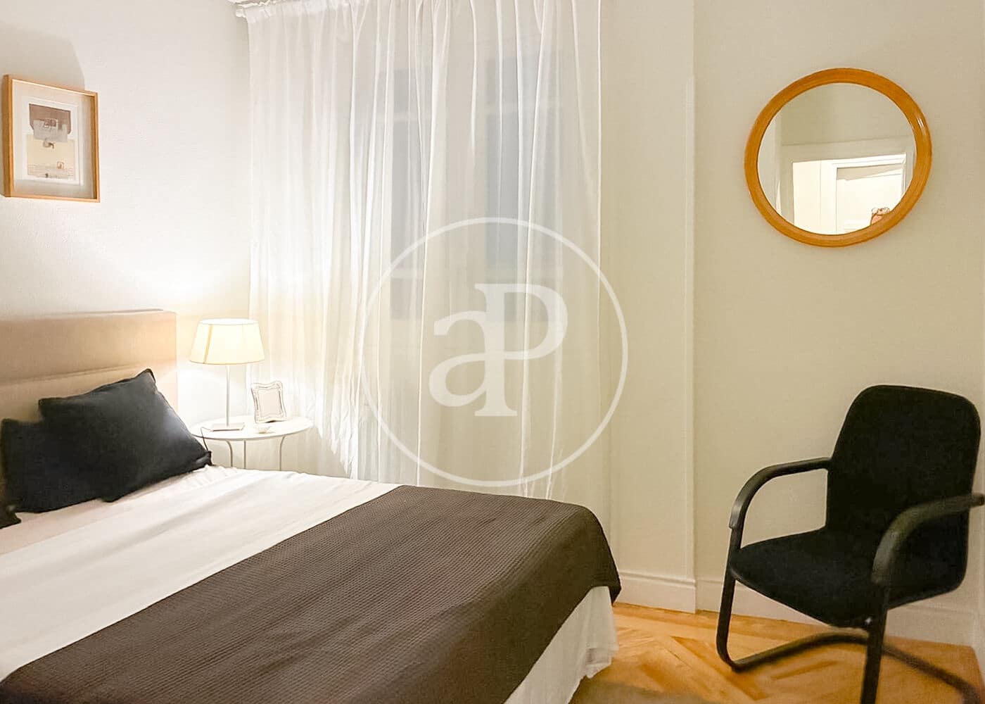 3 slaapkamer Appartement te huur in Madrid stad - € 4.500 (Ref: 10115672)