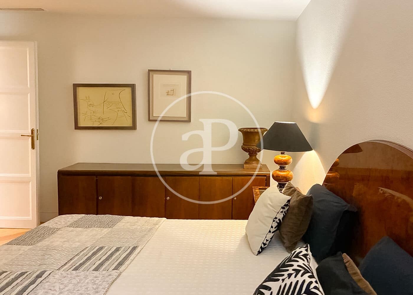 3 slaapkamer Appartement te huur in Madrid stad - € 4.500 (Ref: 10115672)