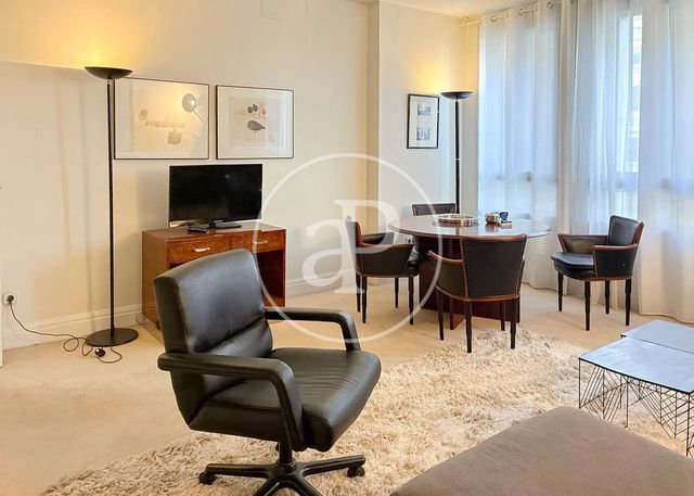 3 slaapkamer Appartement te huur in Universidad, Madrid stad - € 4.500 (Ref: 10115672)
