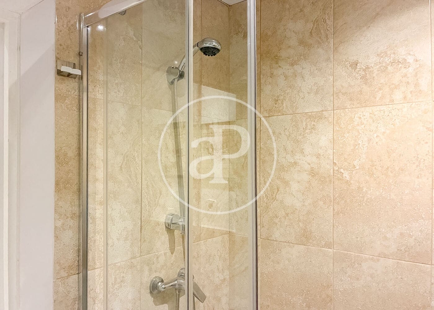 3 slaapkamer Appartement te huur in Madrid stad - € 4.500 (Ref: 10115672)