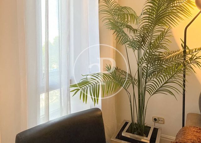 3 slaapkamer Appartement te huur in Universidad, Madrid stad - € 4.500 (Ref: 10115672)