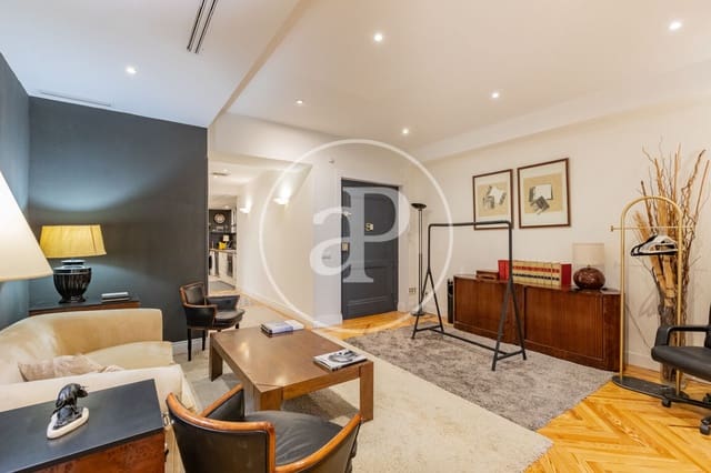 Apartamento de 3 habitaciones en Universidad, Madrid ciudad en alquiler - 4.500 € (Ref: 10115672)