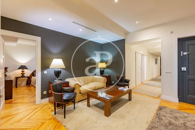 Apartamento de 3 habitaciones en Universidad, Madrid ciudad en alquiler - 4.500 € (Ref: 10115672)