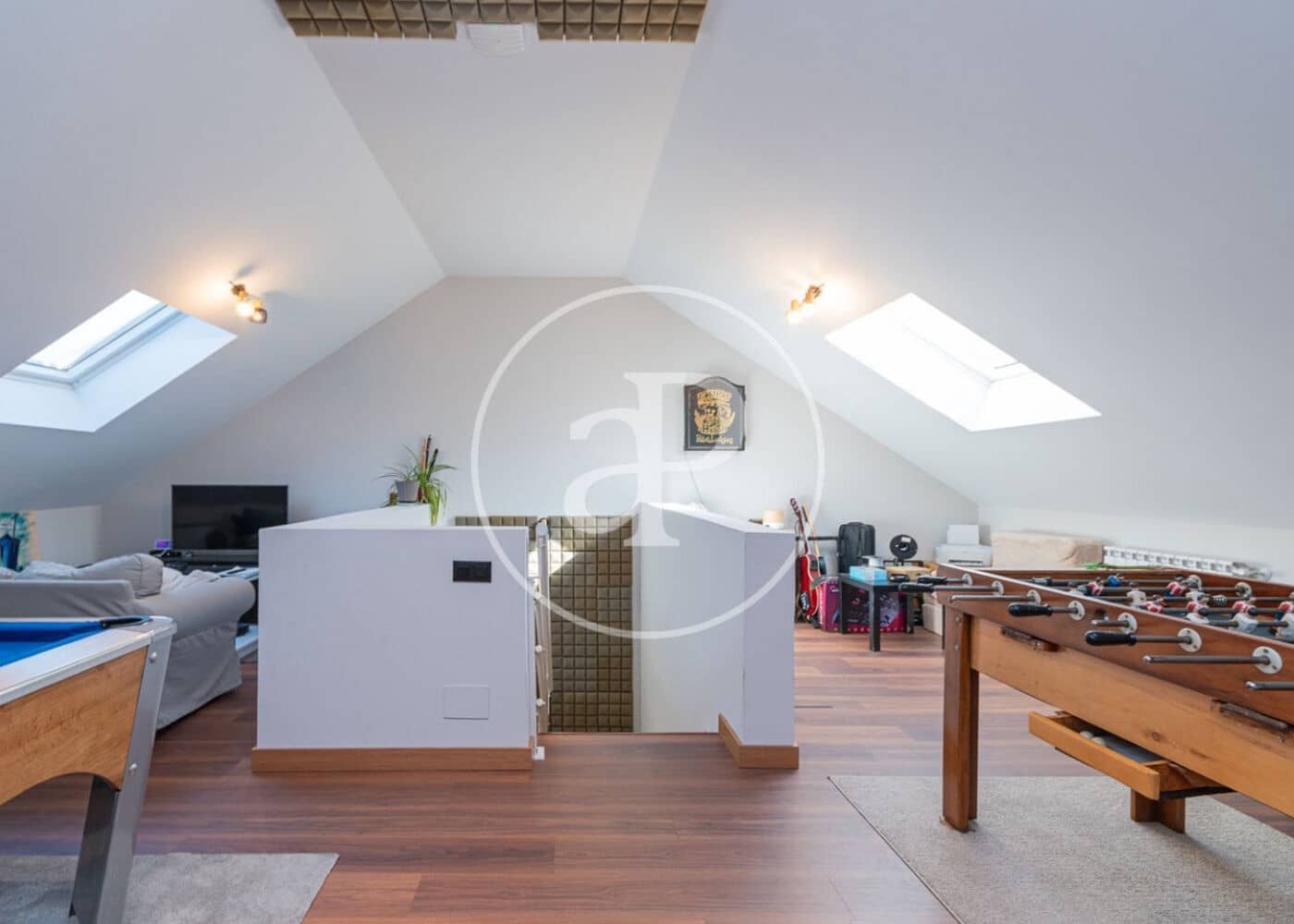 4 bedroom Villa for sale in Torrejon de Ardoz with garage - € 640,000 (Ref: 10115673)