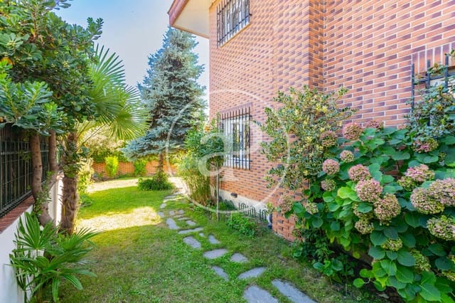 6 quarto Apartamento para venda em Aravaca, Madrid cidade - 1 250 000 € (Ref: 10115674)
