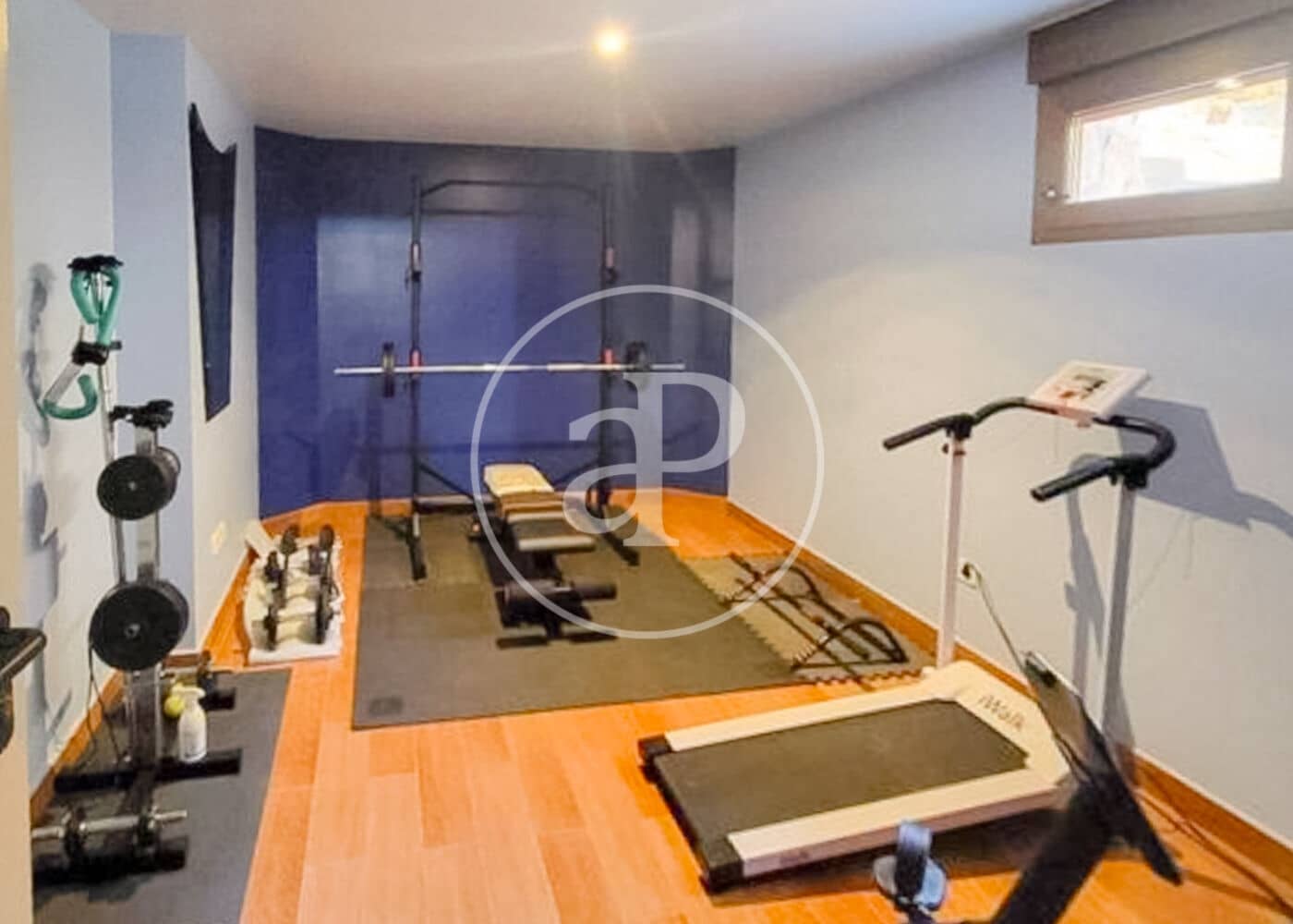5 bedroom Villa for sale in Cobena with garage - € 890,000 (Ref: 10115675)