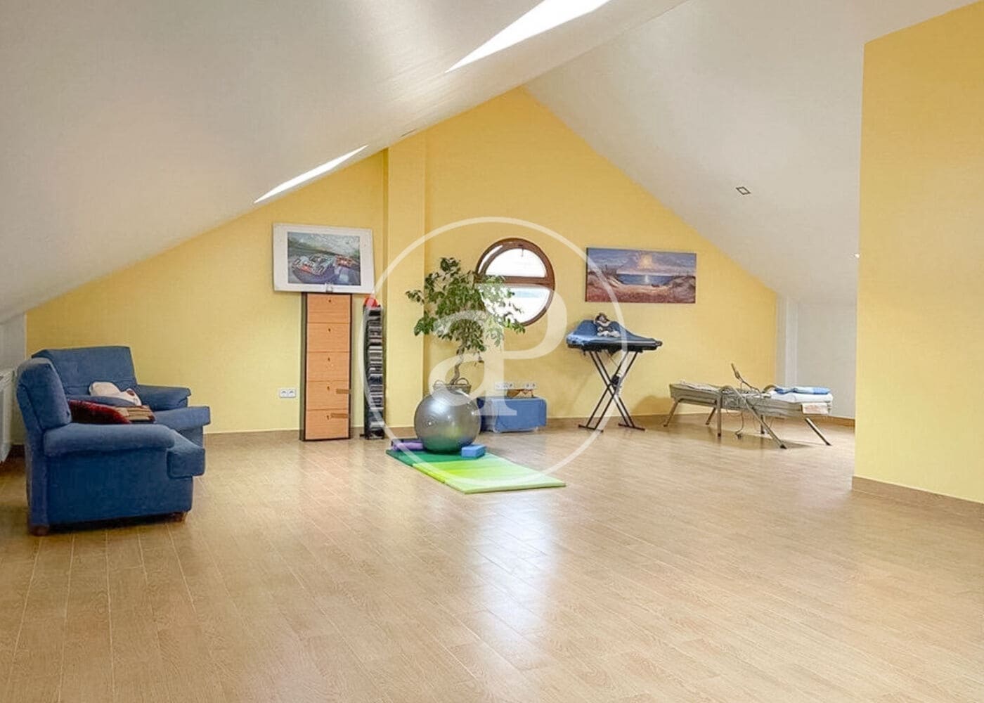 5 bedroom Villa for sale in Cobena with garage - € 890,000 (Ref: 10115675)