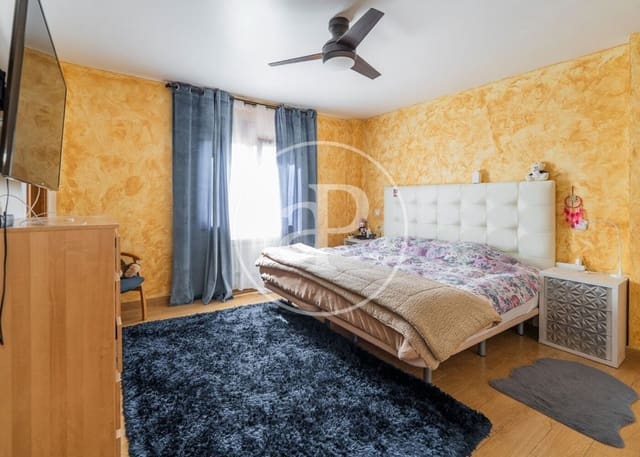 5 slaapkamer Villa te koop in Cobeña met garage - € 890.000 (Ref: 10115675)