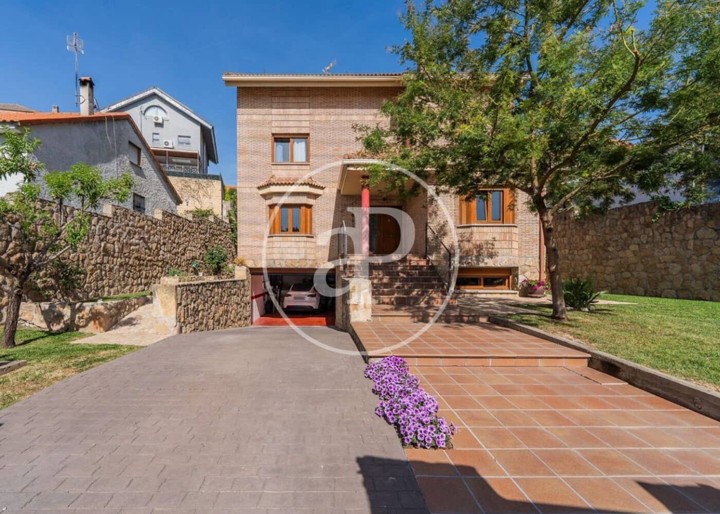 5 bedroom Villa for sale in Cobena with garage - € 890,000 (Ref: 10115675)