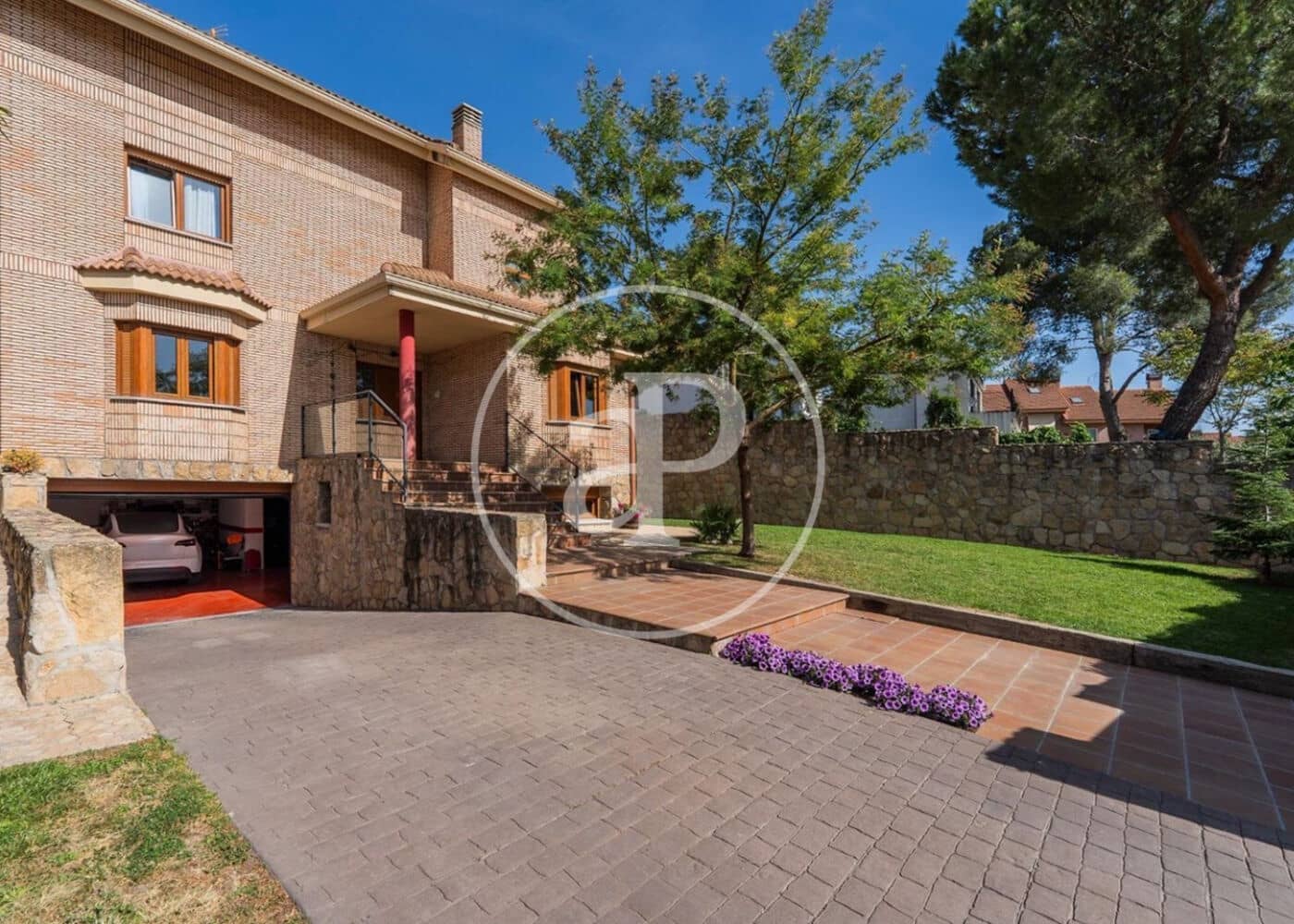 5 bedroom Villa for sale in Cobena with garage - € 890,000 (Ref: 10115675)