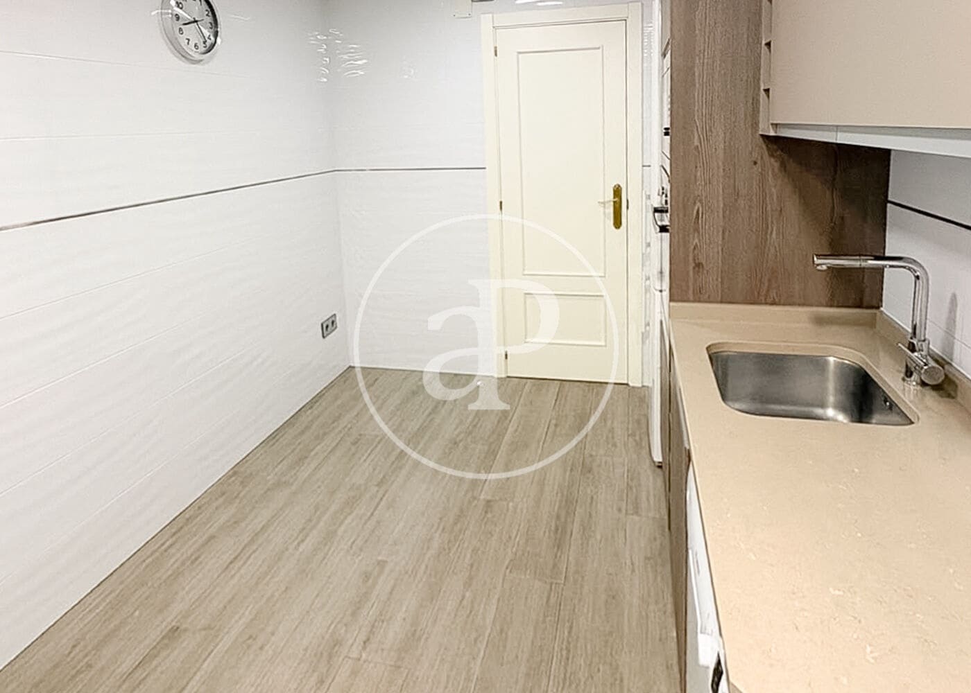 Apartamento de 4 habitaciones en Madrid ciudad en venta con piscina garaje - 1.200.000 € (Ref: 10115677)