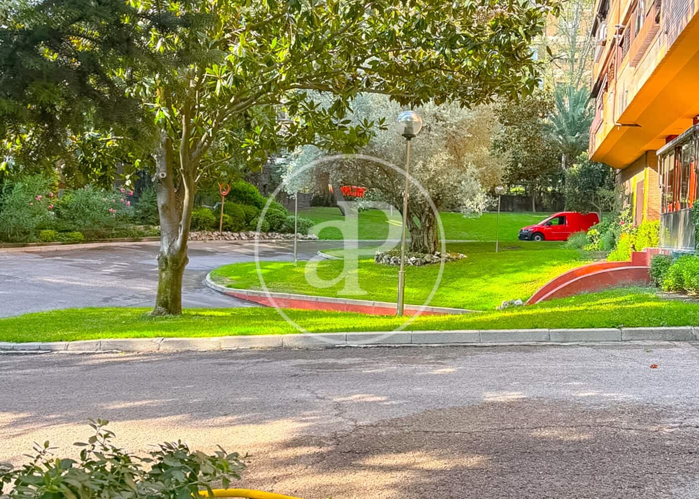 Apartamento de 4 habitaciones en Madrid ciudad en venta con piscina garaje - 1.200.000 € (Ref: 10115677)