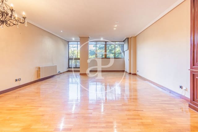 Apartamento de 4 habitaciones en Valverde, Madrid ciudad en venta con piscina garaje - 1.200.000 € (Ref: 10115677)