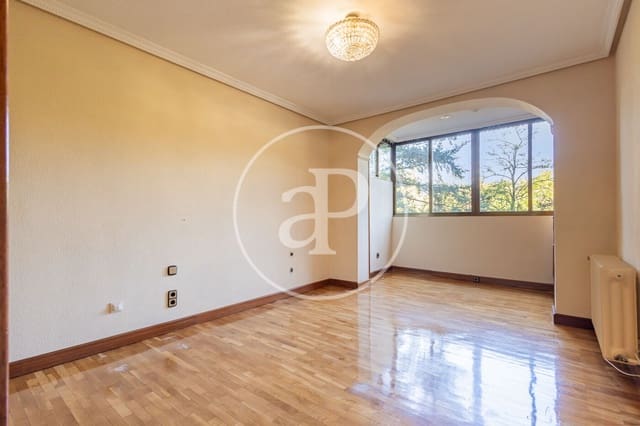 Apartamento de 4 habitaciones en Valverde, Madrid ciudad en venta con piscina garaje - 1.200.000 € (Ref: 10115677)