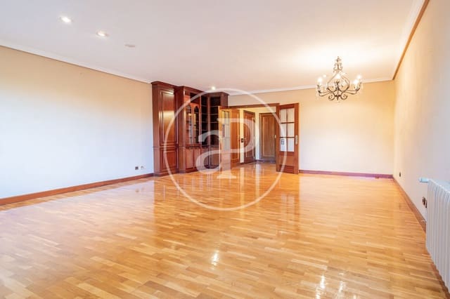 Apartamento de 4 habitaciones en Valverde, Madrid ciudad en venta con piscina garaje - 1.200.000 € (Ref: 10115677)