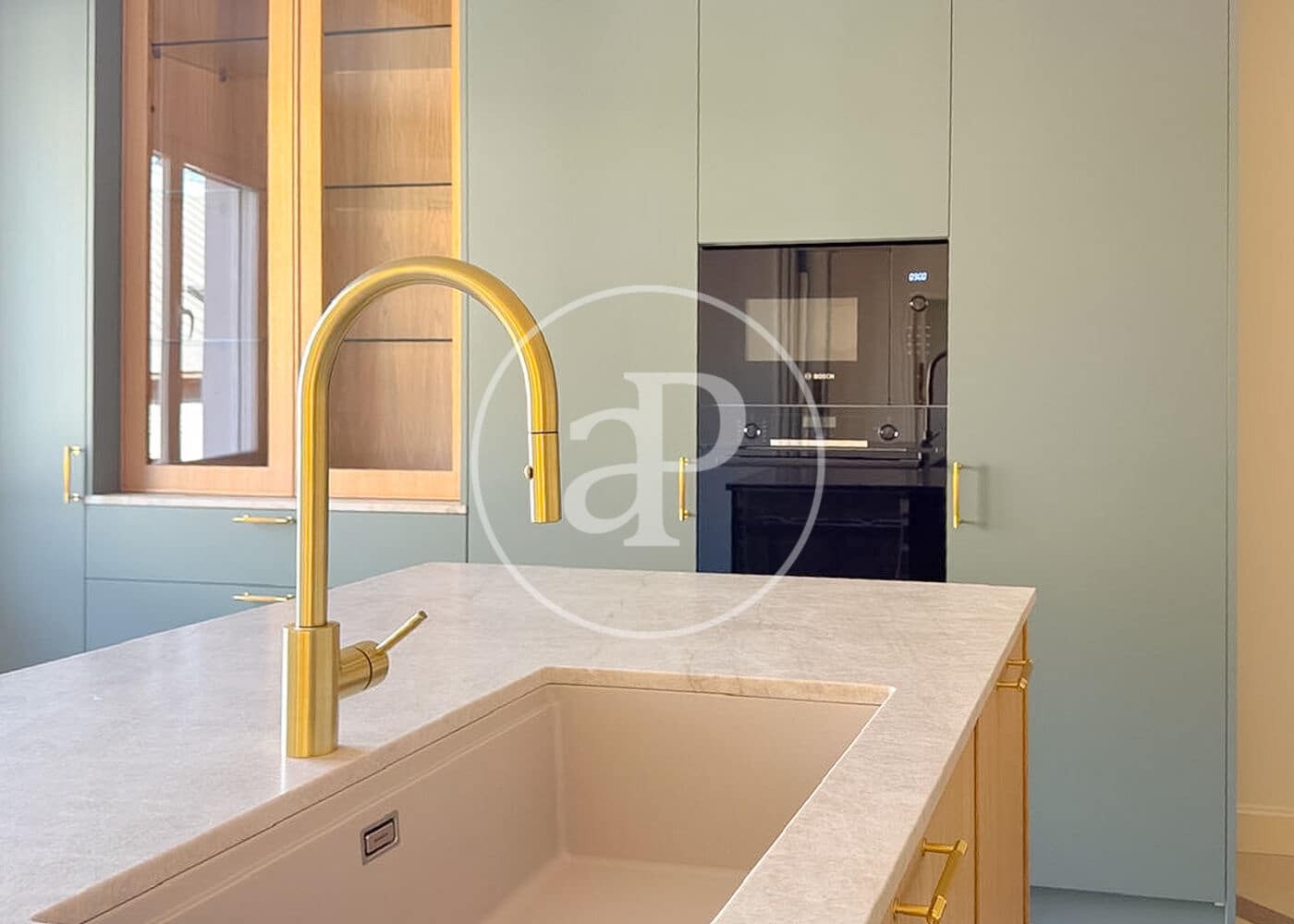 5 slaapkamer Appartement te huur in Madrid stad met garage - € 9.500 (Ref: 10115678)