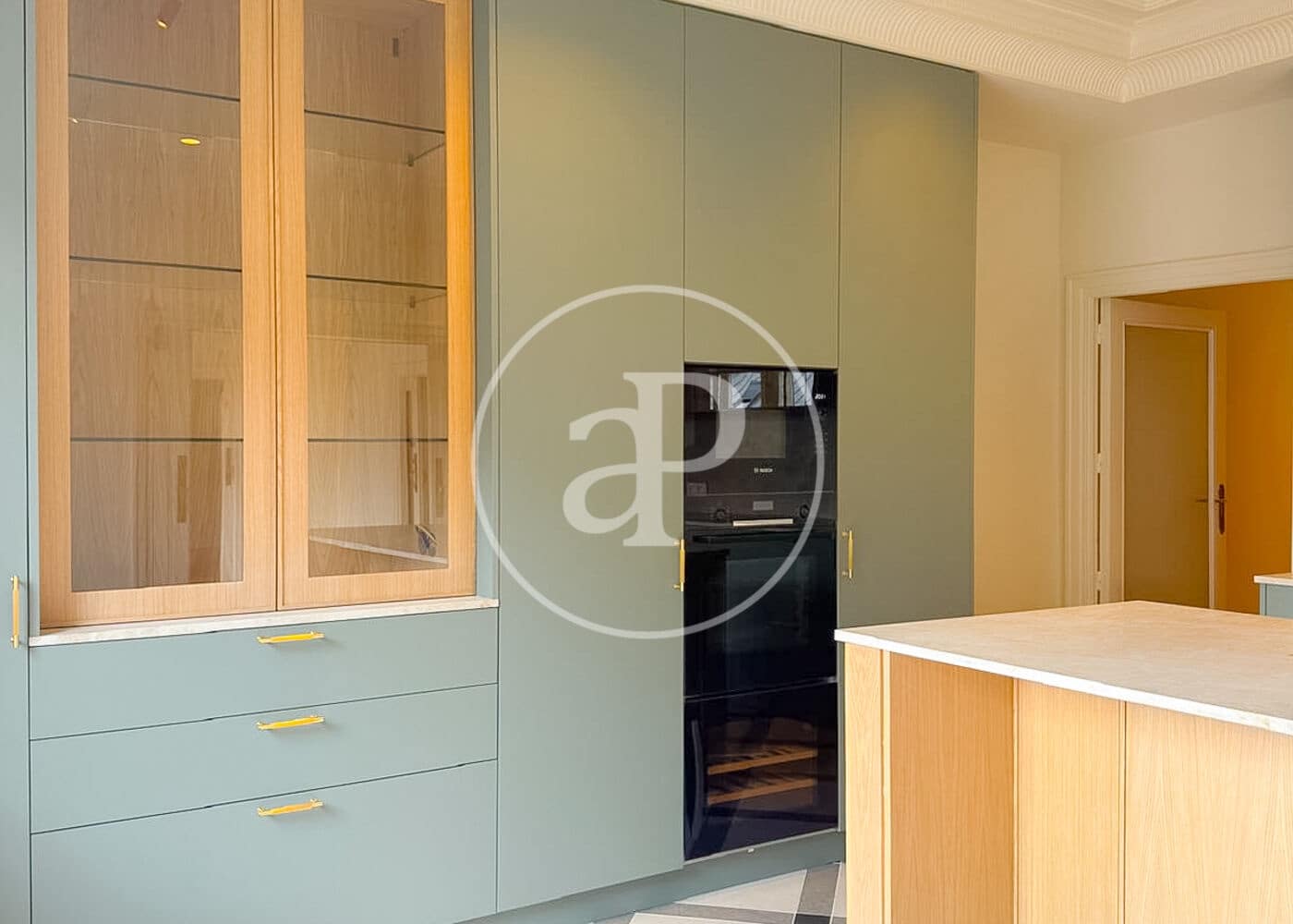 5 slaapkamer Appartement te huur in Madrid stad met garage - € 9.500 (Ref: 10115678)