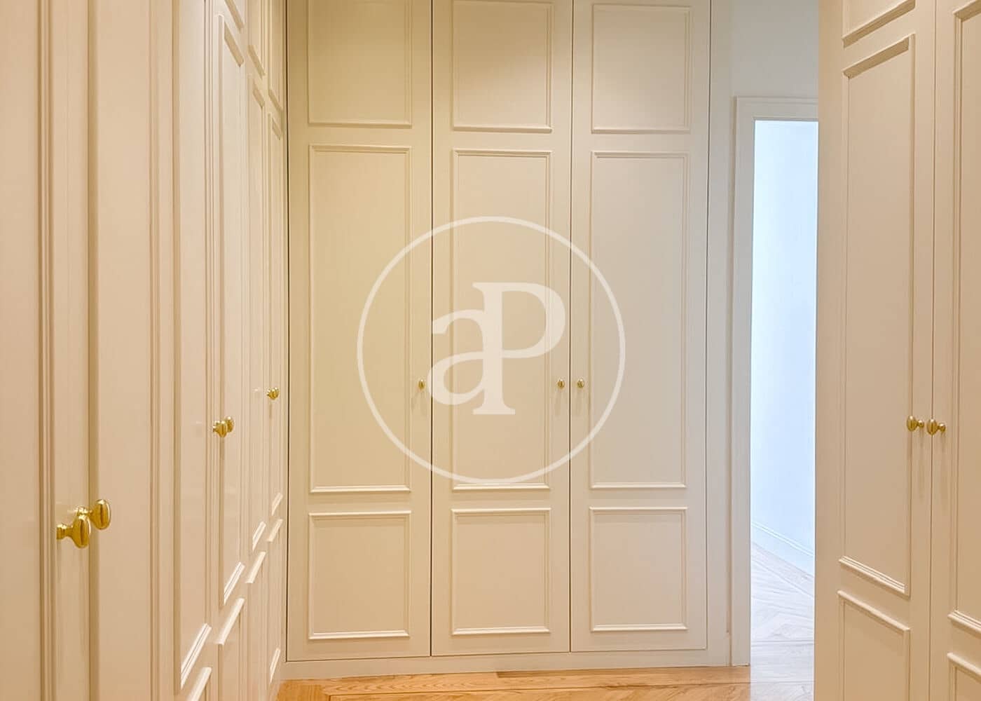 5 slaapkamer Appartement te huur in Madrid stad met garage - € 9.500 (Ref: 10115678)