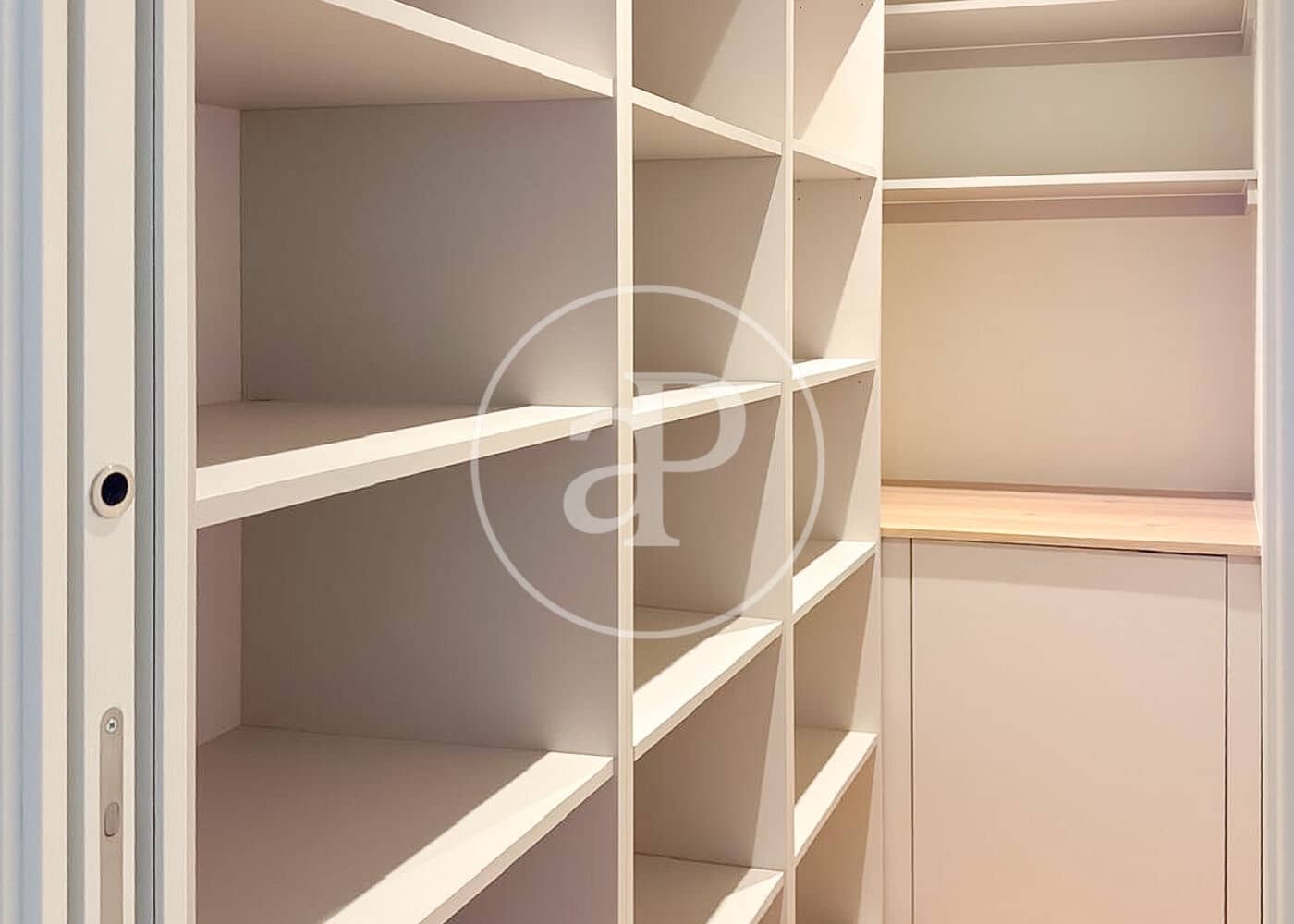 5 slaapkamer Appartement te huur in Madrid stad met garage - € 9.500 (Ref: 10115678)