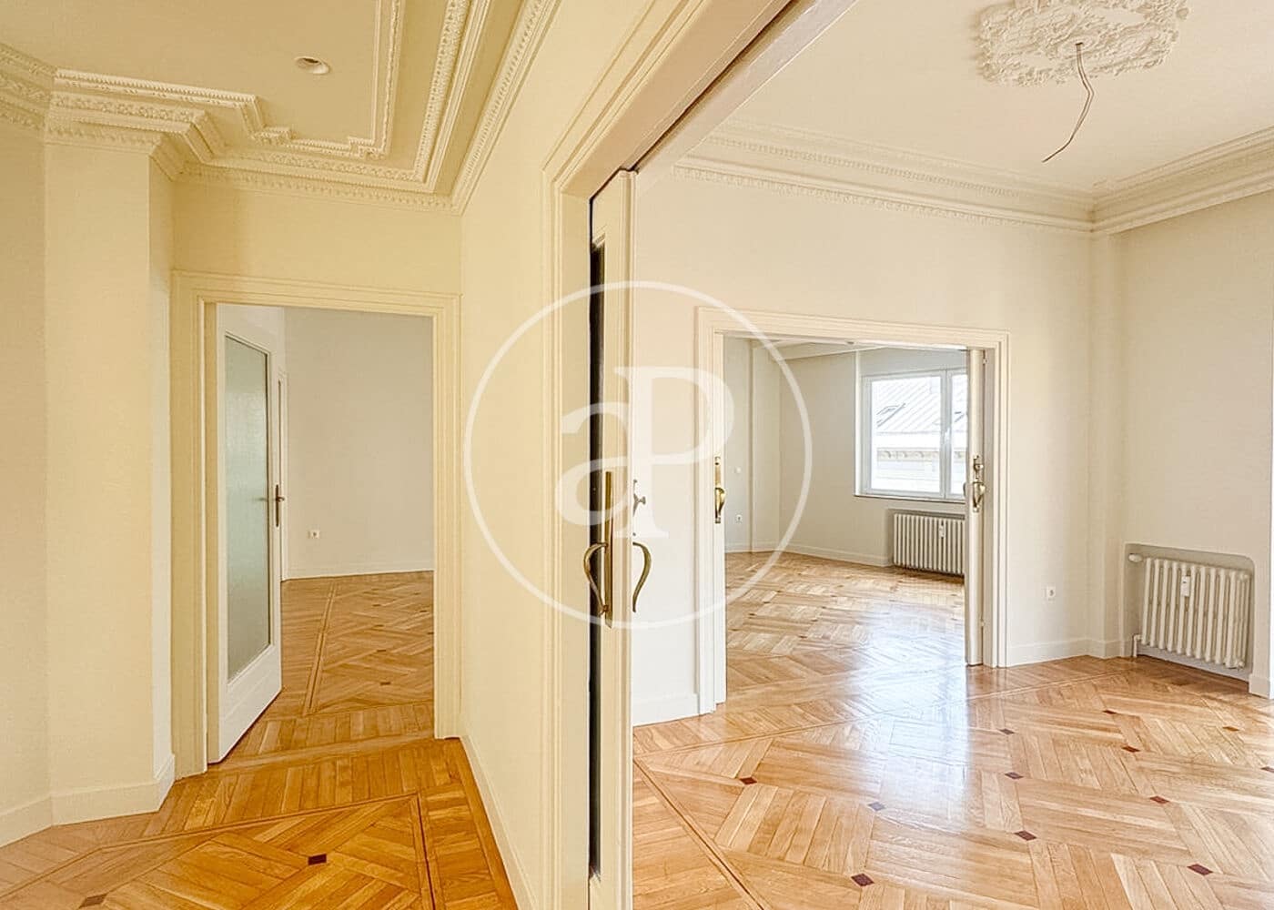 5 slaapkamer Appartement te huur in Madrid stad met garage - € 9.500 (Ref: 10115678)