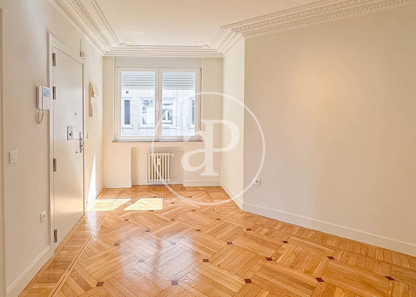 5 slaapkamer Appartement te huur in Madrid stad met garage - € 9.500 (Ref: 10115678)