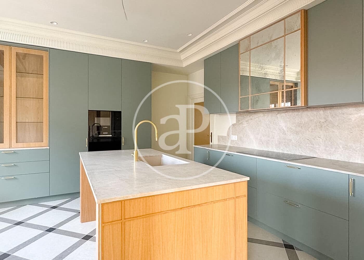 5 slaapkamer Appartement te huur in Madrid stad met garage - € 9.500 (Ref: 10115678)