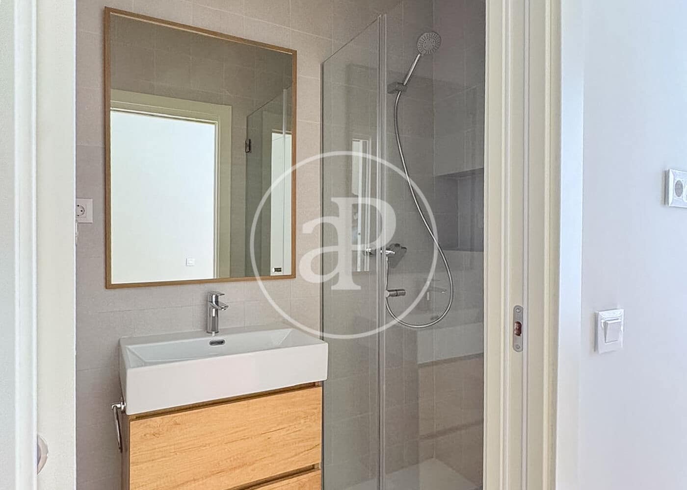 5 slaapkamer Appartement te huur in Madrid stad met garage - € 9.500 (Ref: 10115678)
