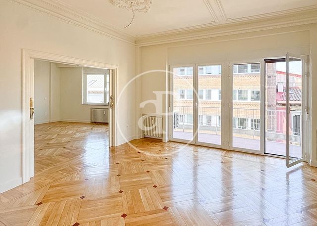 5 slaapkamer Appartement te huur in Recoletos, Madrid stad met garage - € 9.500 (Ref: 10115678)