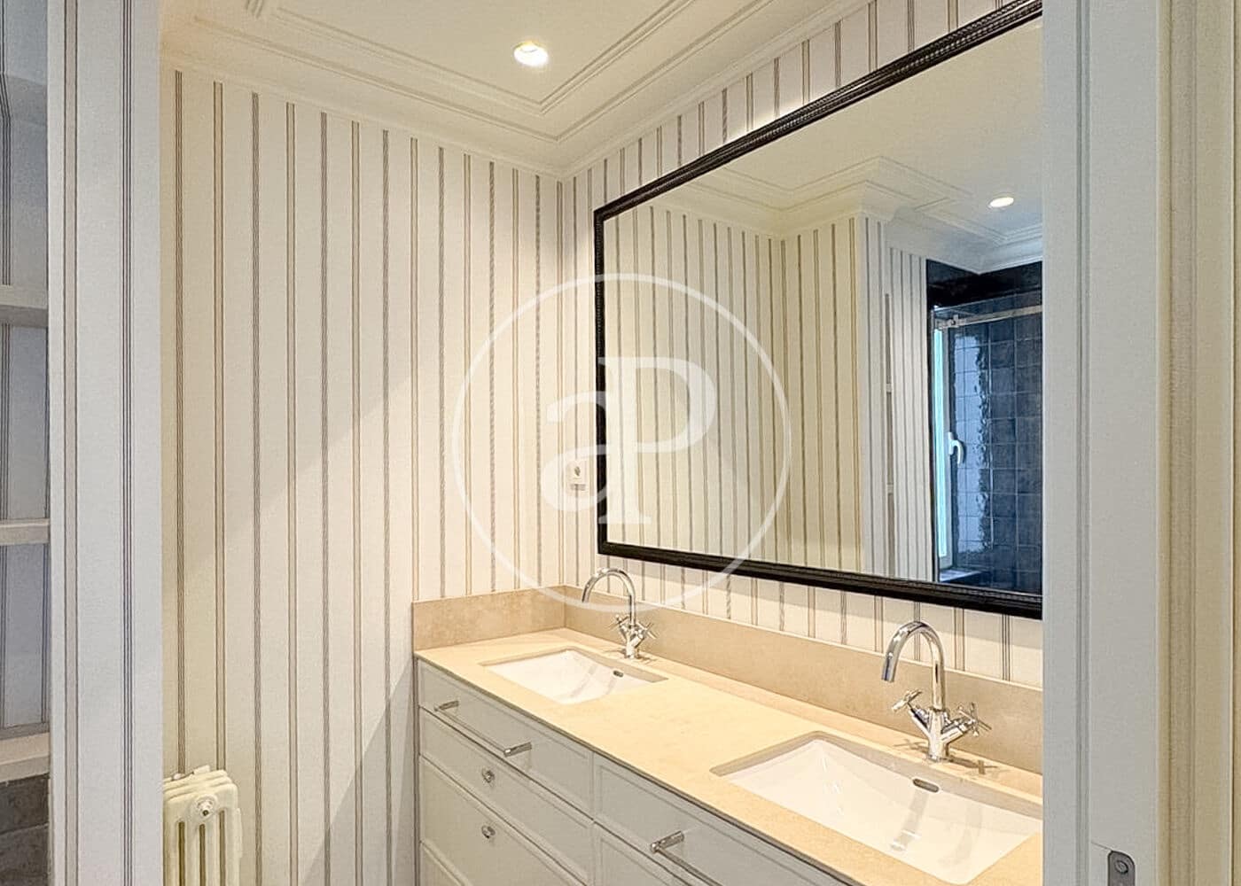 5 slaapkamer Appartement te huur in Madrid stad met garage - € 9.500 (Ref: 10115678)