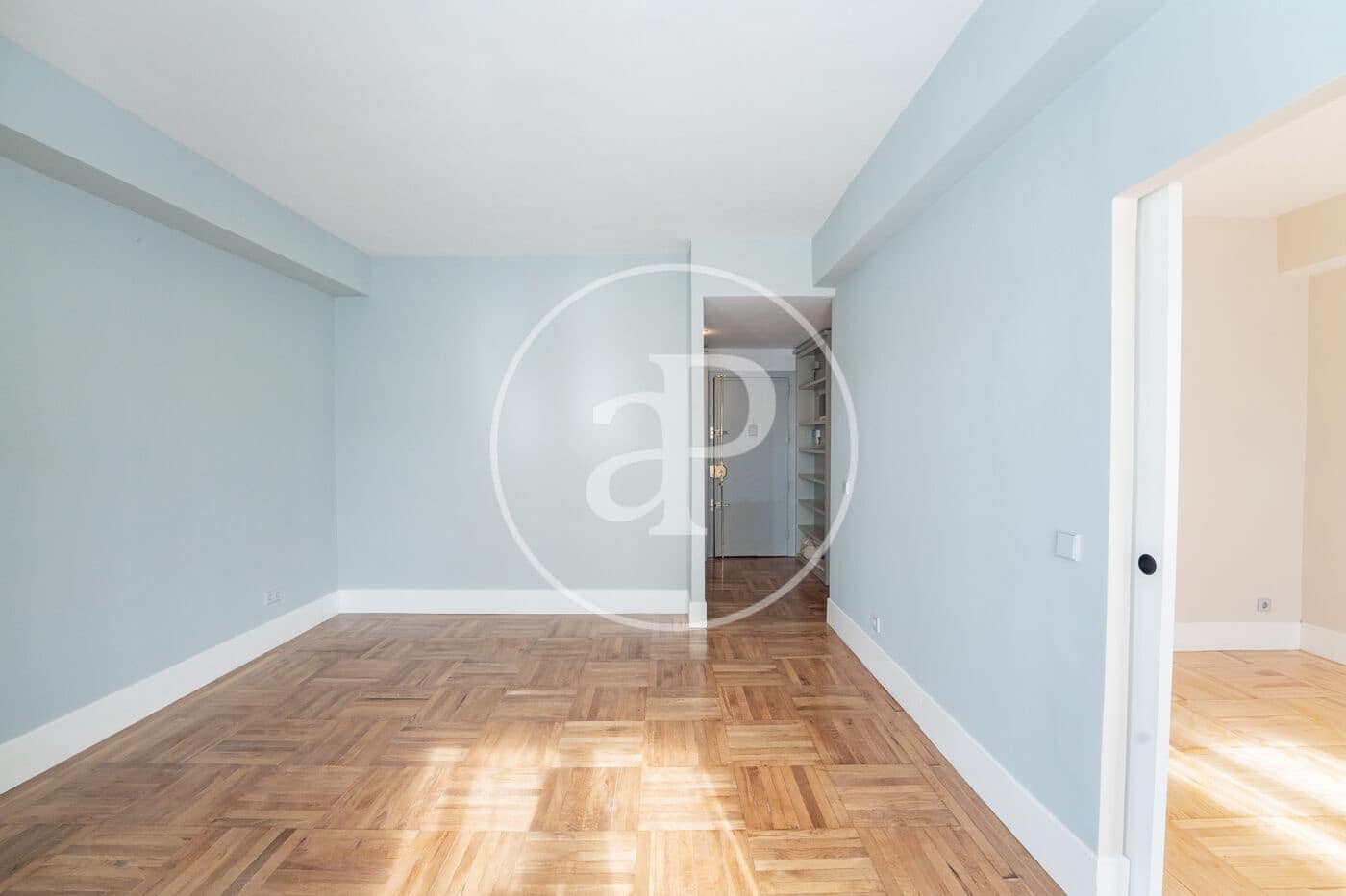 2 bedroom Penthouse for rent in Madrid city - € 2,450 (Ref: 10115679)