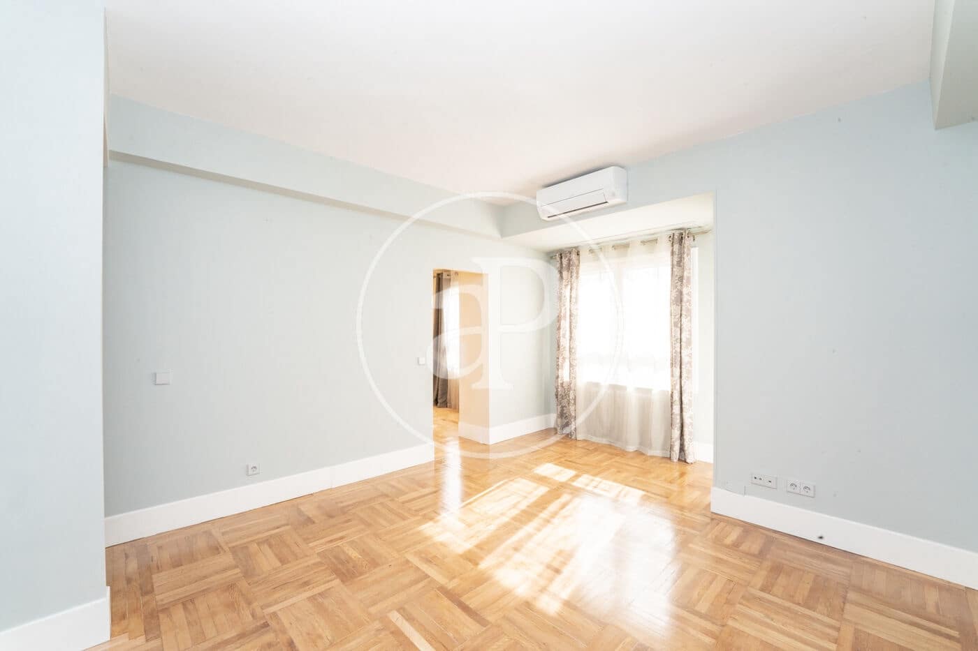 2 bedroom Penthouse for rent in Madrid city - € 2,450 (Ref: 10115679)