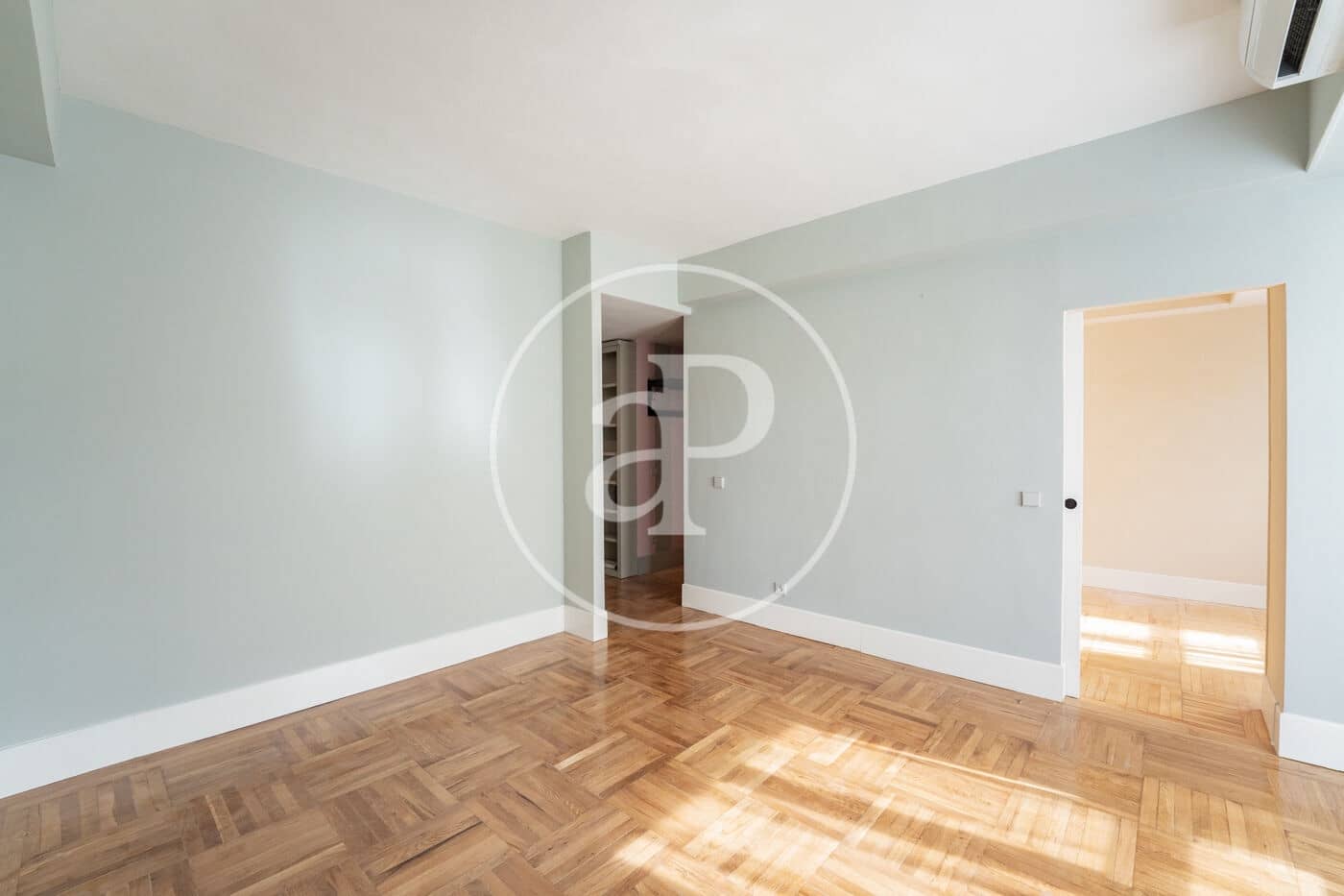 2 bedroom Penthouse for rent in Madrid city - € 2,450 (Ref: 10115679)