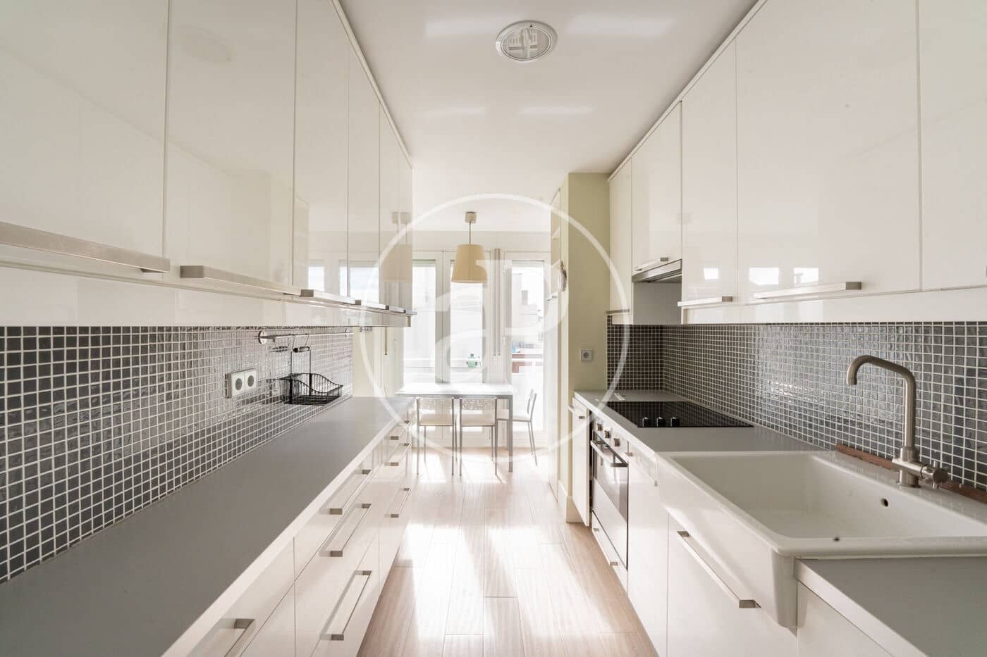 2 bedroom Penthouse for rent in Madrid city - € 2,450 (Ref: 10115679)