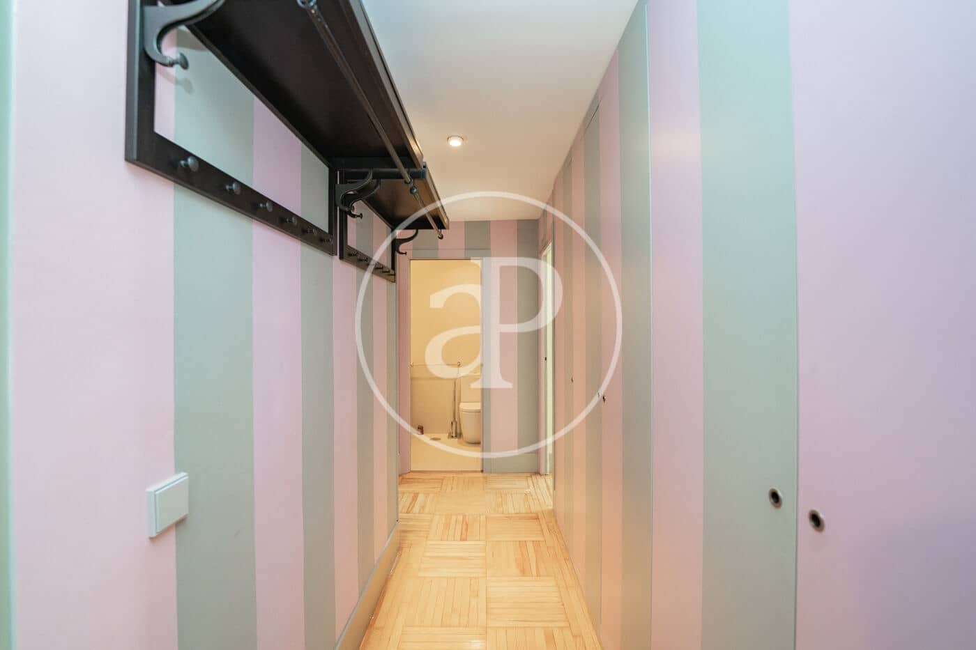 2 bedroom Penthouse for rent in Madrid city - € 2,450 (Ref: 10115679)