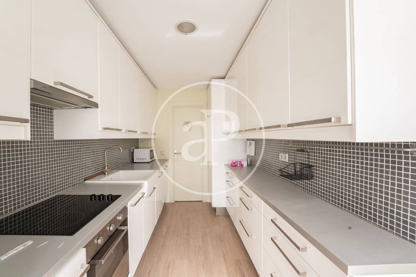 2 bedroom Penthouse for rent in Madrid city - € 2,450 (Ref: 10115679)