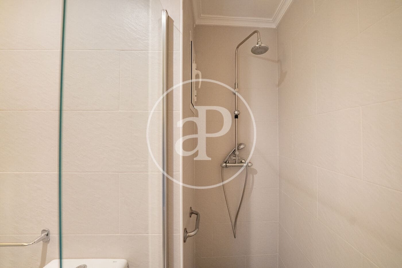 2 bedroom Penthouse for rent in Madrid city - € 2,450 (Ref: 10115679)