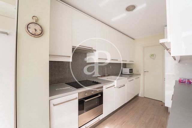 2 bedroom Penthouse for rent in Goya, Madrid city - € 2,450 (Ref: 10115679)