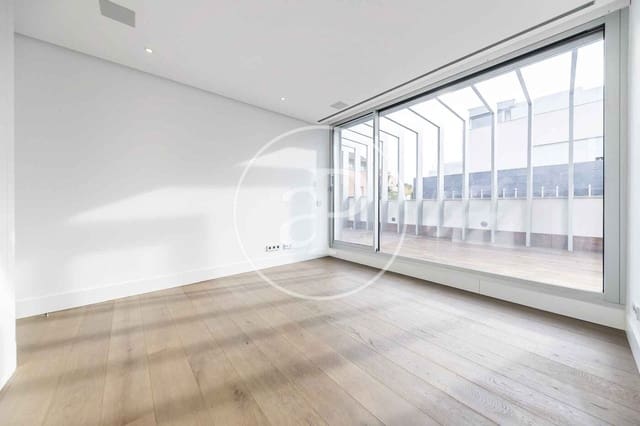 5 sovrum Villa att hyra i Ciudad Lineal, Madrid stad - 8 000 € (Ref: 10115681)