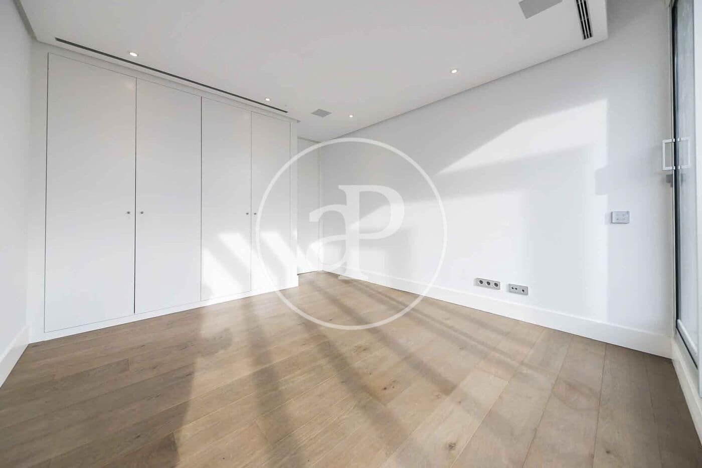 5 sovrum Villa att hyra i Madrid stad med pool garage - 8 000 € (Ref: 10115681)