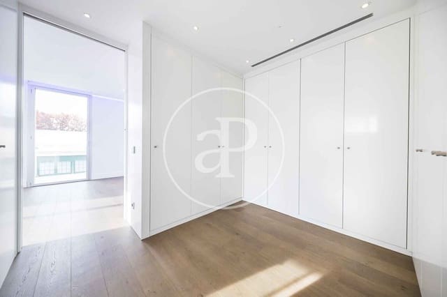 5 sovrum Villa att hyra i Ciudad Lineal, Madrid stad - 8 000 € (Ref: 10115681)
