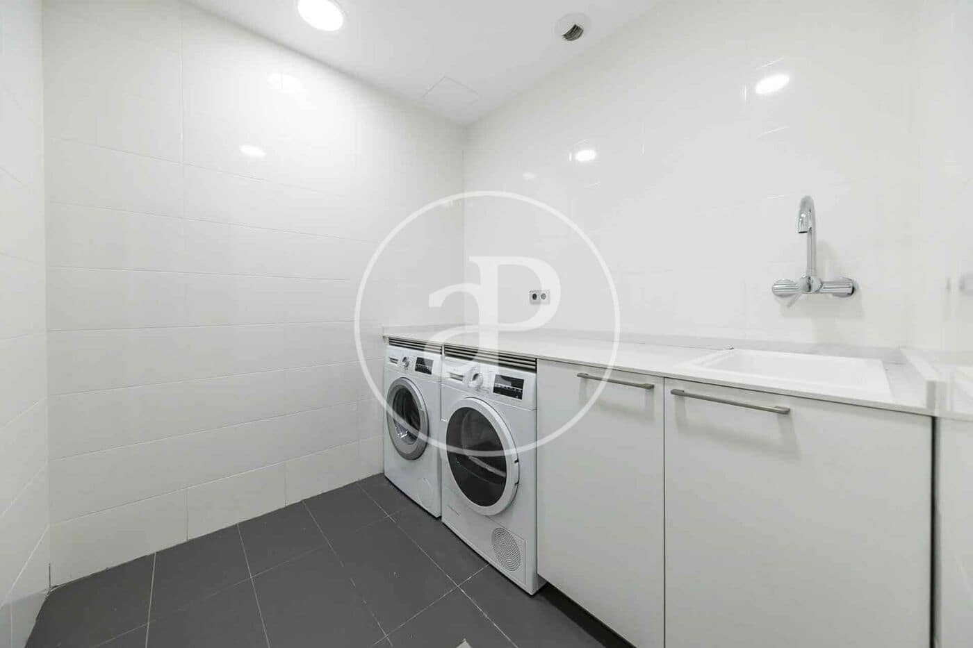 5 sovrum Villa att hyra i Madrid stad med pool garage - 8 000 € (Ref: 10115681)