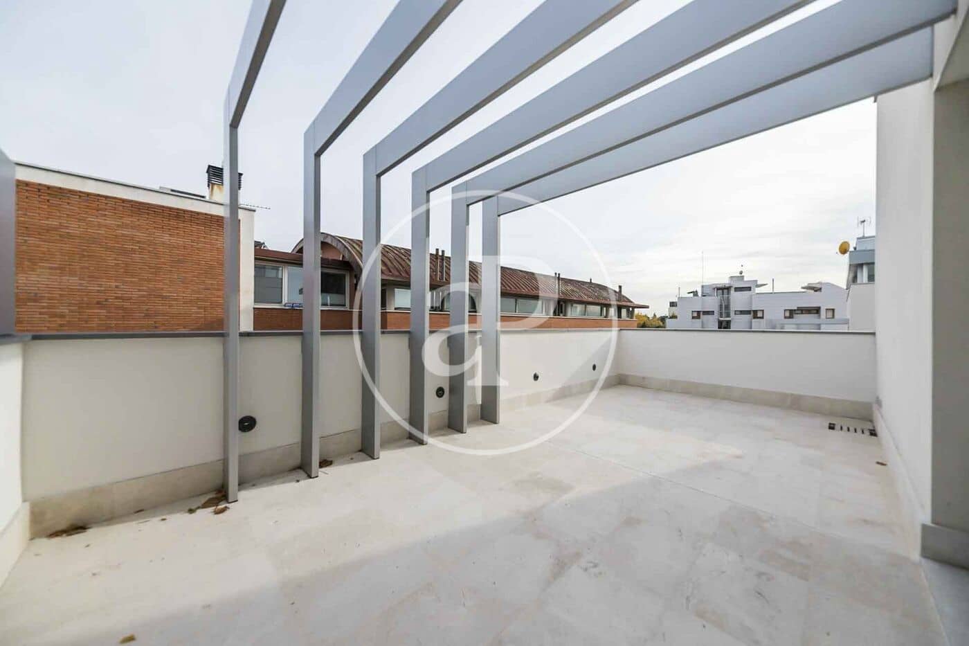 5 sovrum Villa att hyra i Madrid stad med pool garage - 8 000 € (Ref: 10115681)