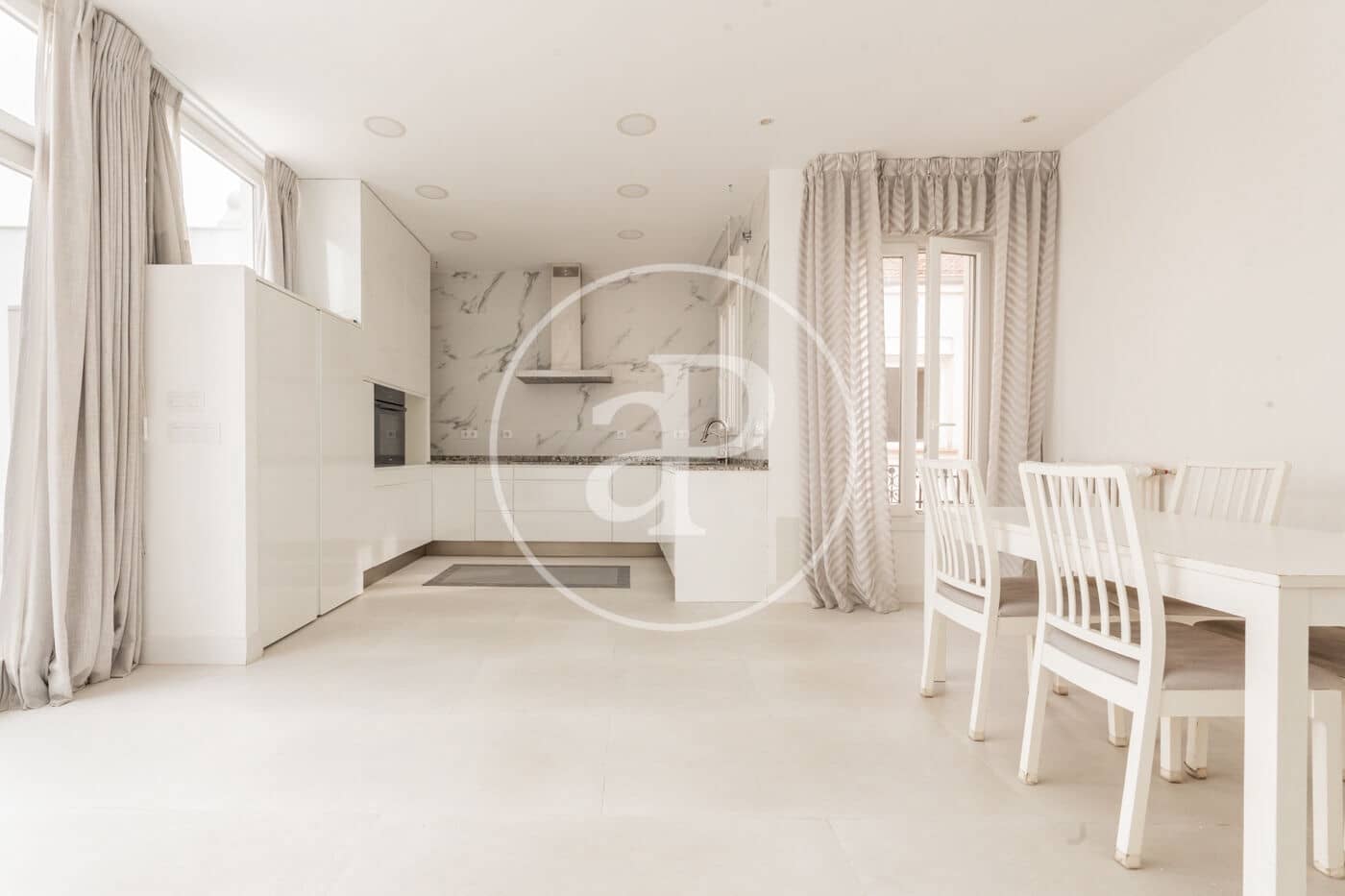 3 makuuhuone Kattohuoneisto myytävänä paikassa Madrid kaupunki - 1 600 000 € (Ref: 10119952)