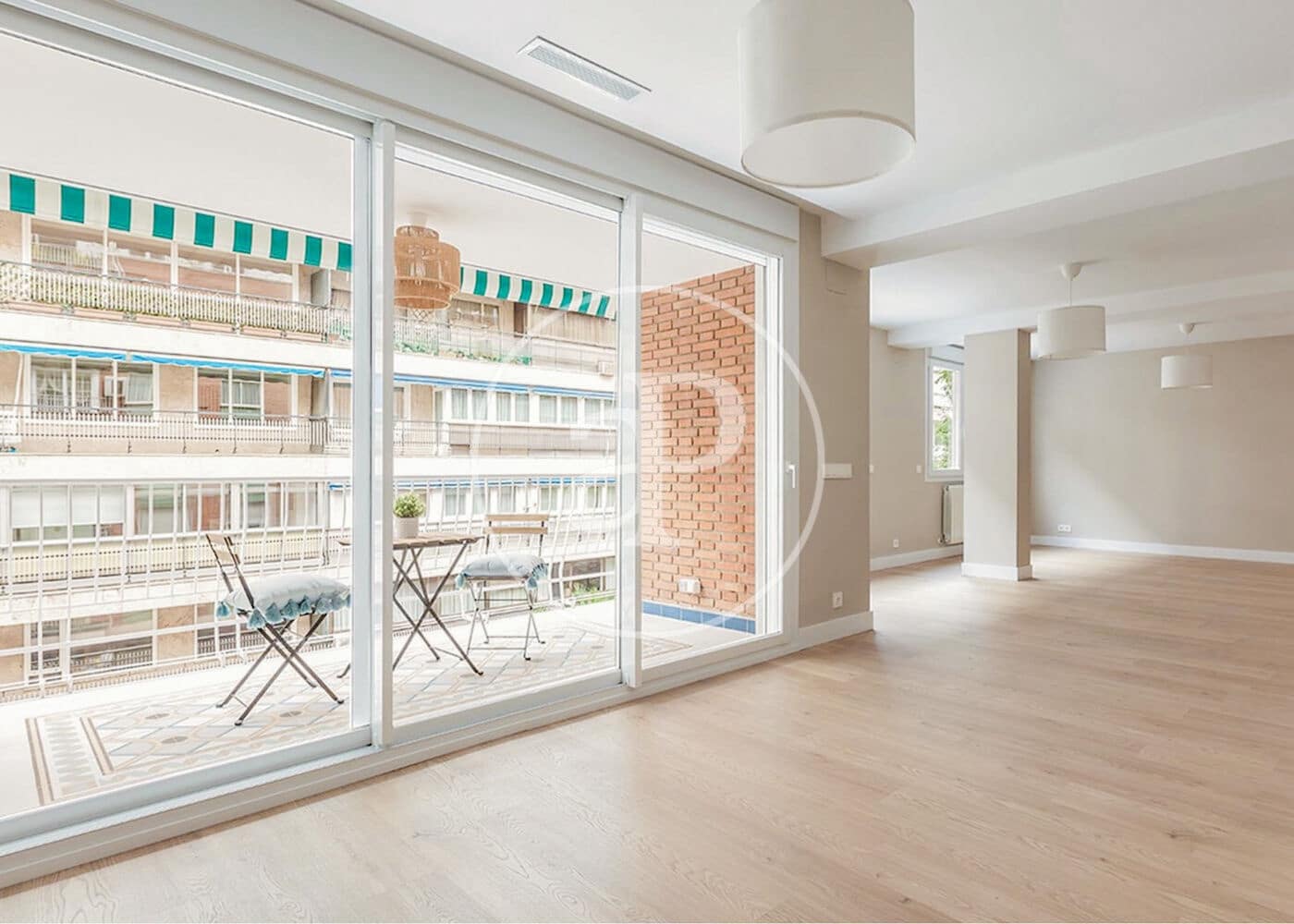 4 bedroom Apartment for sale in Madrid city with garage - € 1,695,000 (Ref: 10119954)