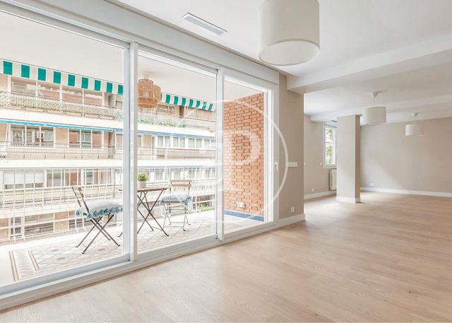 4 bedroom Apartment for sale in Vallehermoso, Madrid city with garage - € 1,695,000 (Ref: 10119954)