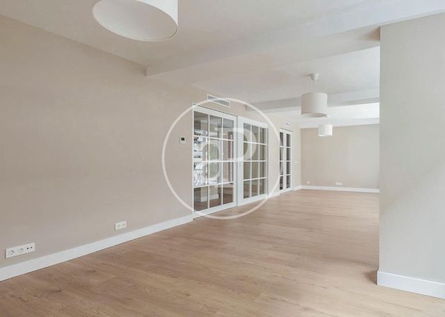 4 bedroom Apartment for sale in Vallehermoso, Madrid city with garage - € 1,695,000 (Ref: 10119954)